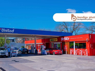 United (Pie Face) Gas Service Station - Bendigo Stock Photos